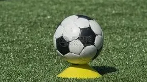 邓伦李沁工作室形象疑同步，头像背景竟如出一辙